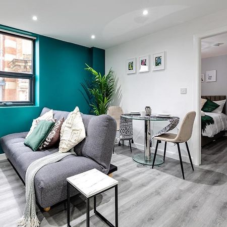 Cosy Modern Apt In Heart Of Stockport - Sleeps 4 Apartment Luaran gambar