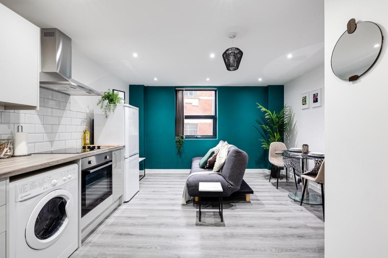 Cosy Modern Apt In Heart Of Stockport - Sleeps 4 Apartment Luaran gambar