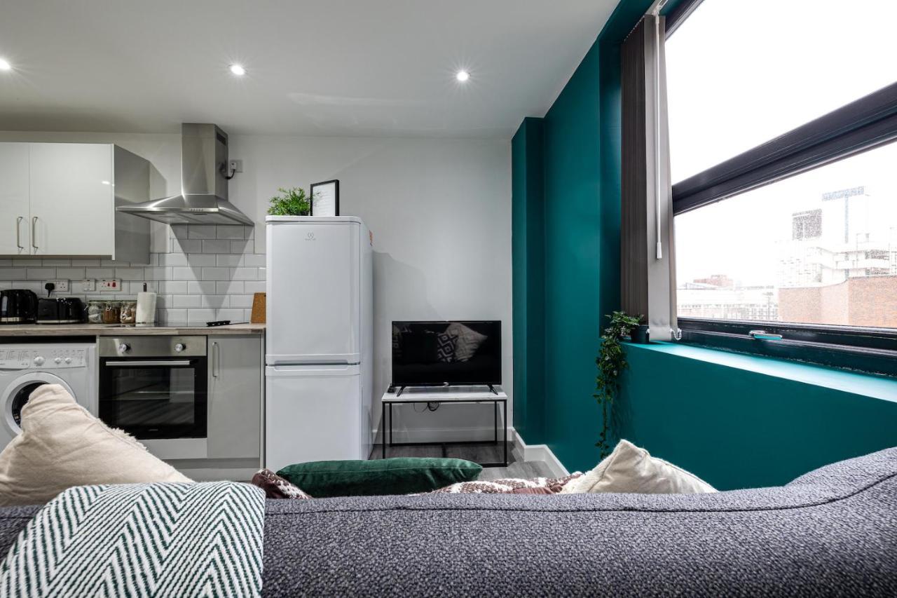 Cosy Modern Apt In Heart Of Stockport - Sleeps 4 Apartment Luaran gambar