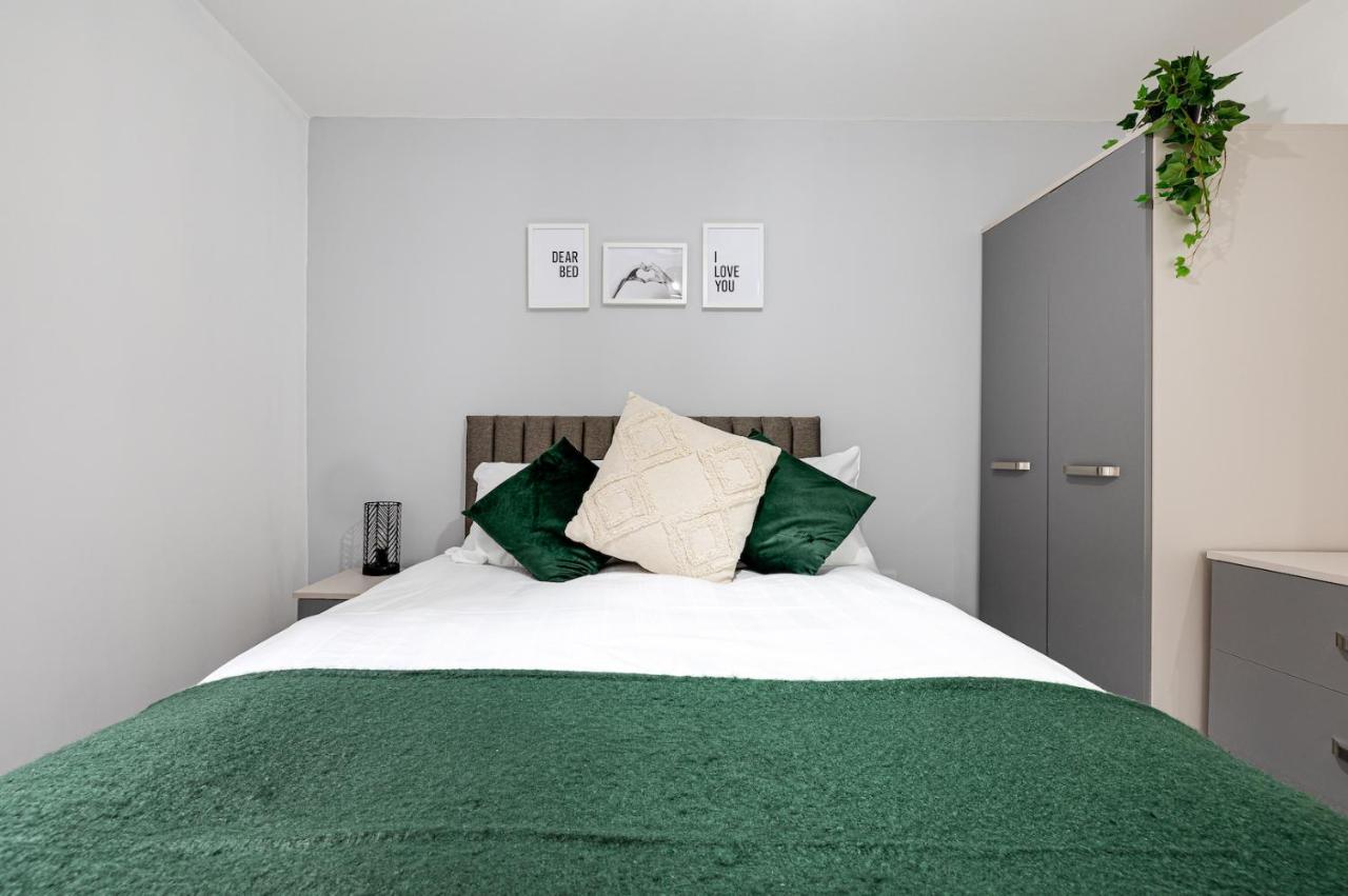 Cosy Modern Apt In Heart Of Stockport - Sleeps 4 Apartment Luaran gambar