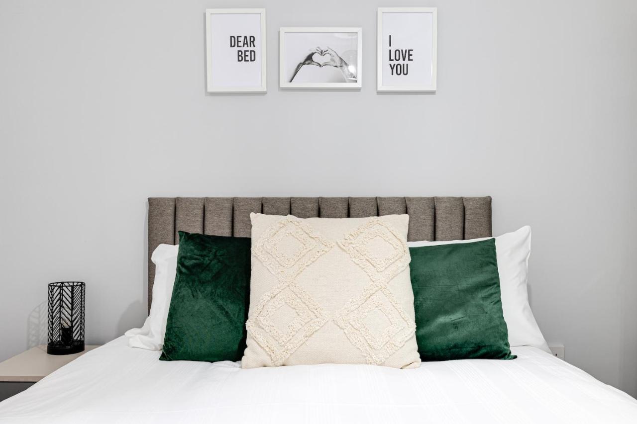 Cosy Modern Apt In Heart Of Stockport - Sleeps 4 Apartment Luaran gambar