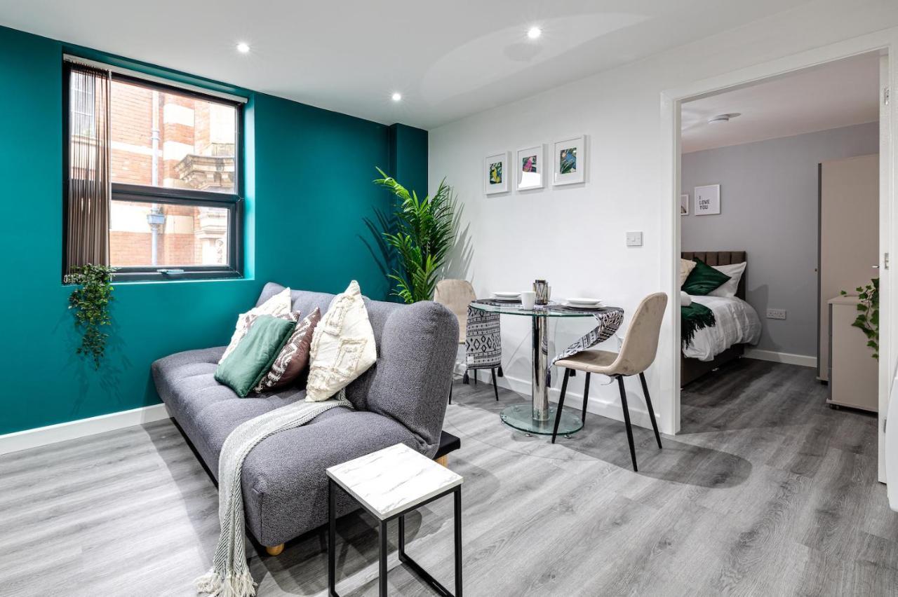 Cosy Modern Apt In Heart Of Stockport - Sleeps 4 Apartment Luaran gambar